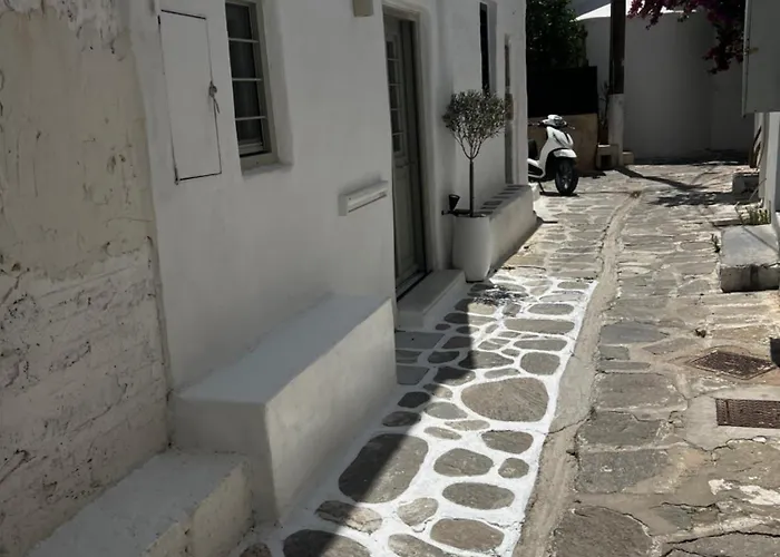 Lefteris Parikia (Paros)